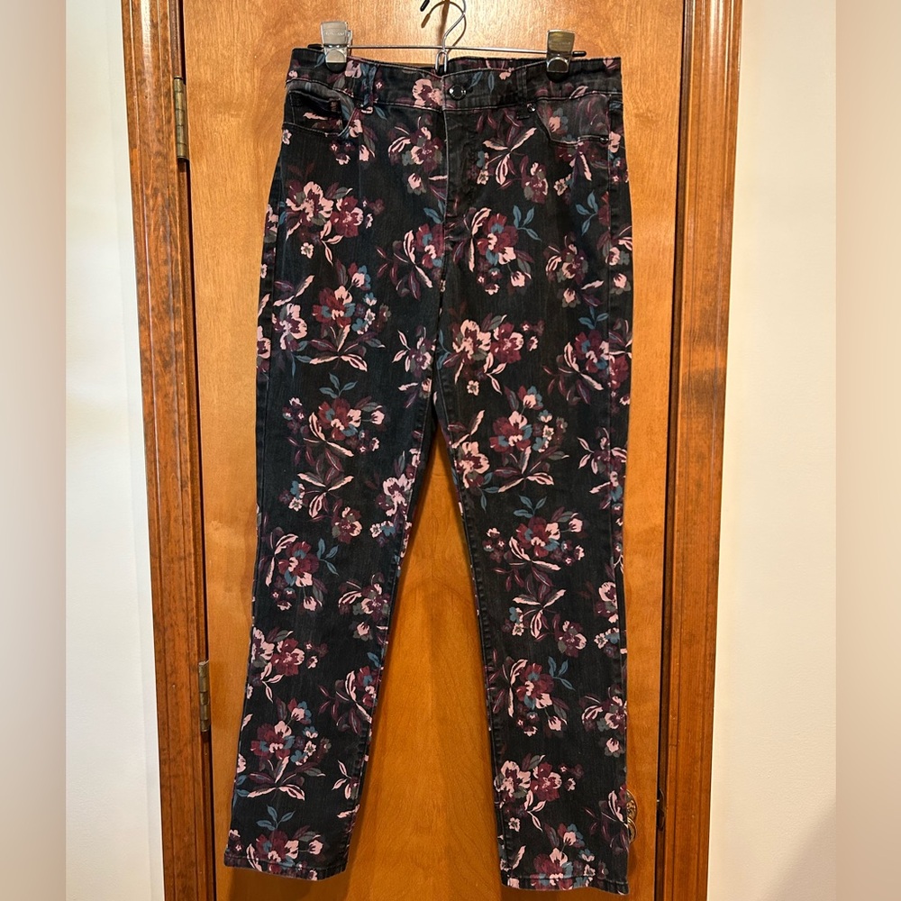 Bandolino Women’s Flower Jeans size 12